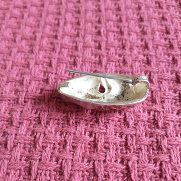 Venetian Carnival Masquerade Mask Pin Brooch in Silver Plate - Picture 7 of 8